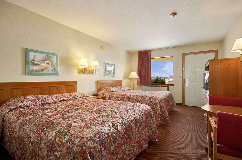 Days Inn By Wyndham Pratt Cameră foto